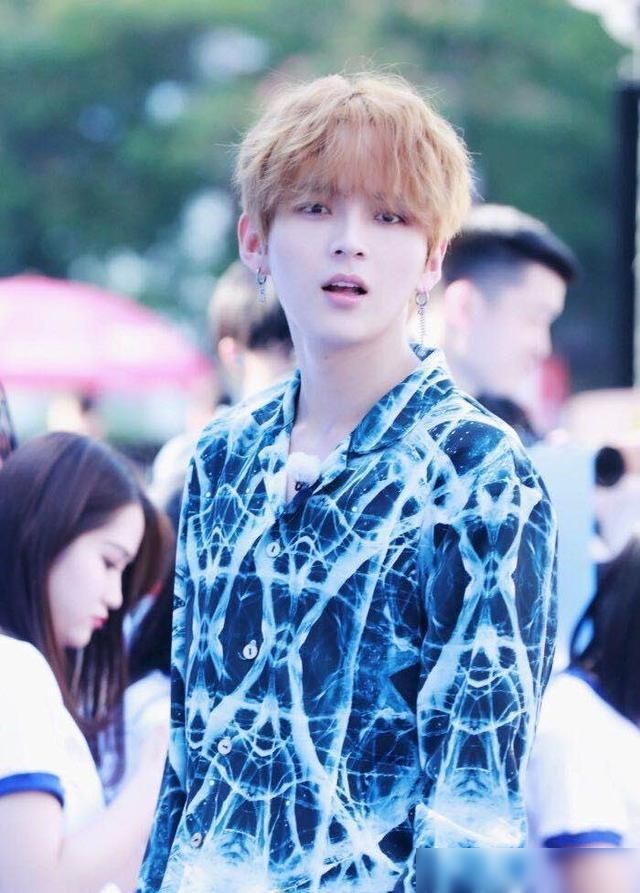 网曝《青春有你3》SWIN全员入选如果蔡徐坤当PD场面一定很尴尬