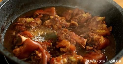 入味|炖猪蹄怎样能上色，只要加了这“三样”，猪蹄红润脱骨，软烂入味
