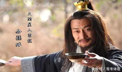 水泊梁山&宋江聚义厅上排座次,一细节让公孙胜拂袖而去,梁山从此再无真情!