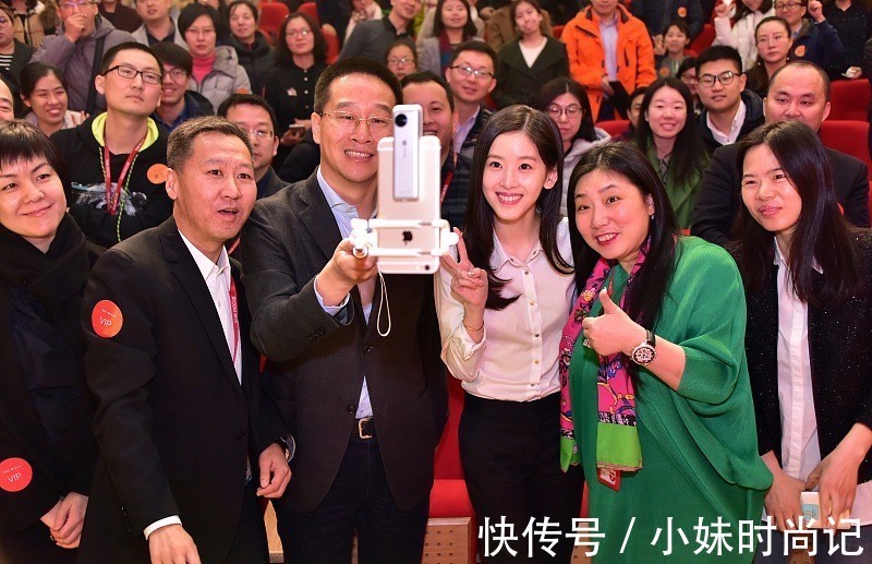 高级|长得嫩的女人多试试商务风服装,变高级了还不显老,章泽天也在穿