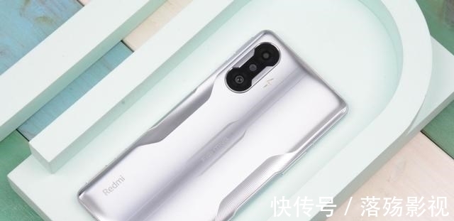 游戏版|72万跑分+5065mAh＋6nm芯片，12GB＋256GB版跌至2419元