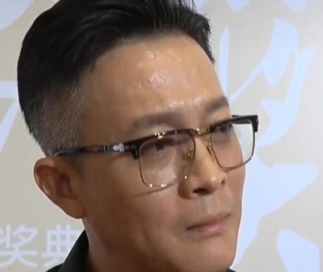 刀鋒1937|太硬核!楊志剛被爾冬升點評后淘汰,扭頭就在公司新戲中隨意挑了個角色