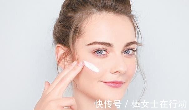 维生素e|维生素E加一物敷脸,不出半个月皮肤紧致嫩滑,色斑也变淡了不少!