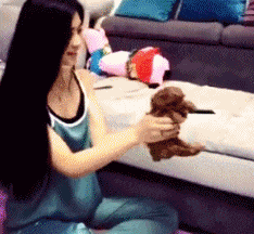 |幽默笑话:那个大哥,冒昧的问一下,咱俩是谁进错厕所了