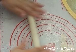 煮饺子水开就下锅？10人有9人做错，多加这一步，好吃不破皮
