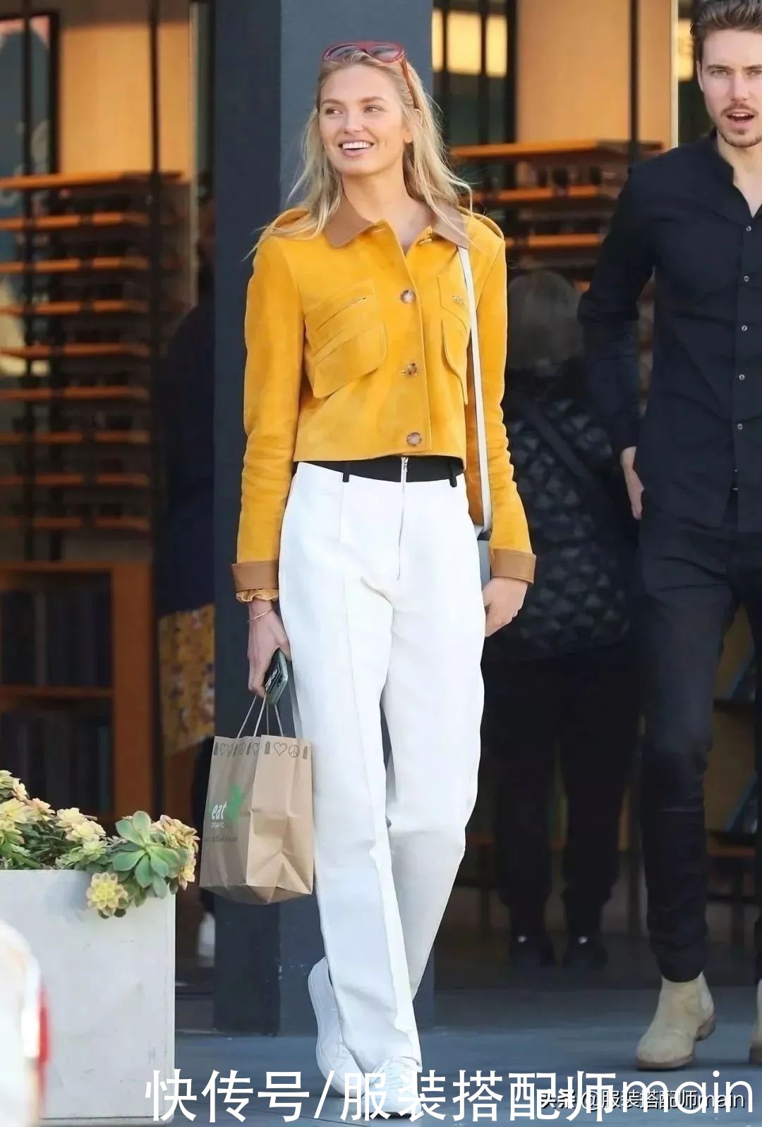 对于爱穿浅色系衣服的我来说，白色阔腿裤时髦是因为这三点