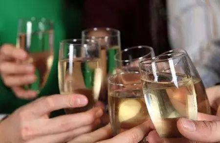 肝脏|60岁大爷肝受损,每天坚持吃猪肝养肝,4个月后,现在怎么样了?