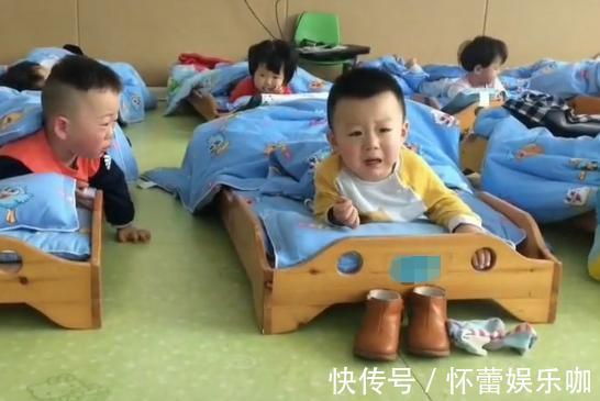 幼儿园|两位“杠精萌娃”幼儿园吵架走红,红衣萌娃:嘿呀,好气啊!