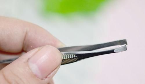 女性唇毛浓密，怎么去除？学会这5个方法或可以帮到你，不妨试下