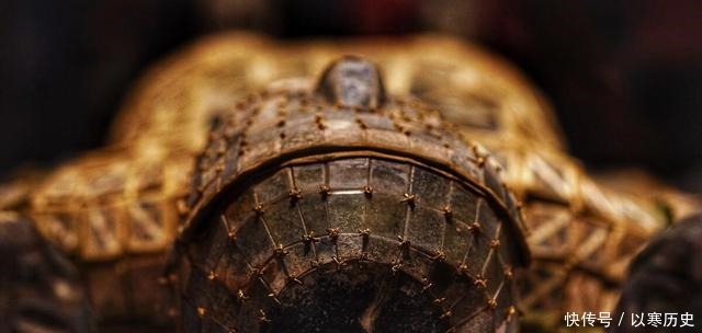 座汉墓中|中国古代,除了金缕玉衣,还有其它玉衣吗