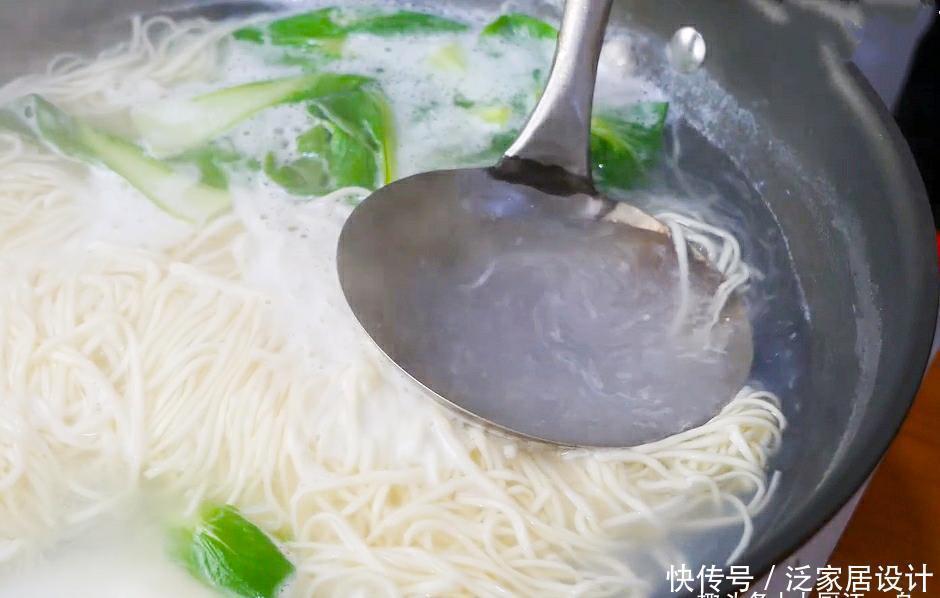 好吃|面条这样做太好吃了，一周吃7次都不嫌多，一次做一大碗都不够吃