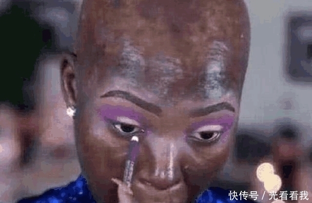 效果图|黑妹子直播化妆,用掉七瓶粉底,看到效果图网友们表示没浪费