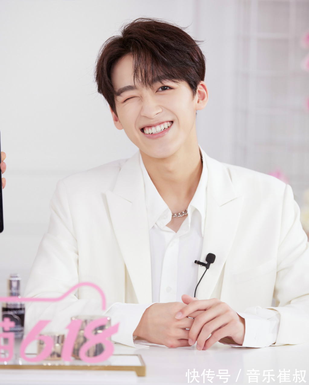 本名|徐一宁人尽皆知杨超越情急之下喊出何洛洛本名,黄明昊装傻助阵