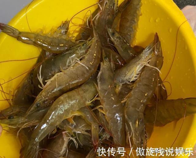 鲜虾|潮汕人超爱的鲜虾做法,色泽诱人,入口酥香,做法和配料还简单