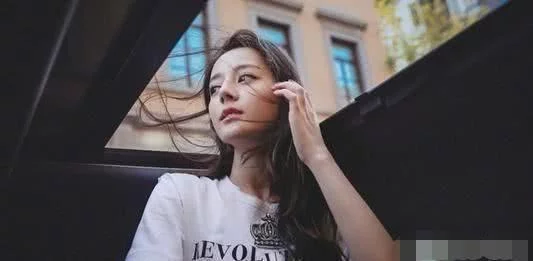 玉蝴蝶·迪丽热巴美一家