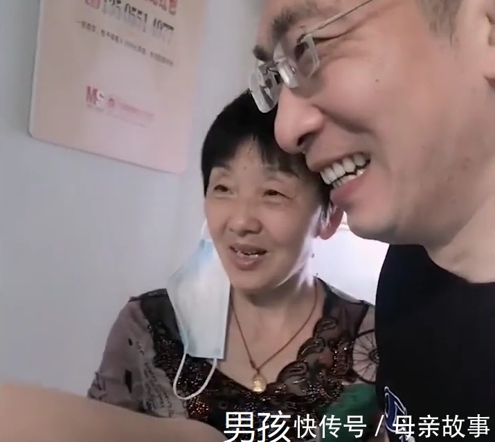 家长|护士口误说错孩子性别，家长前后像换了个人，引人深思