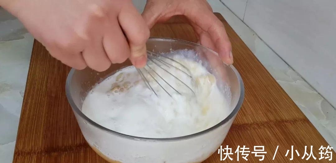 面团|面包又出新吃法,不用烤箱也能做,我家隔三差五做着吃,松软香甜