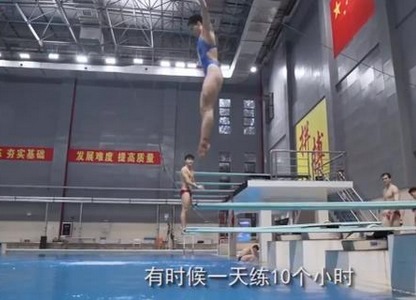 何威儀|刻苦！全紅嬋恩師：她每天都讓我盯著她訓(xùn)練，甚至一天練10個(gè)小時(shí)