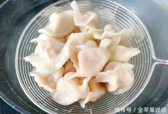 萝卜馅饺子有水怎么办焯水就错了,加点它萝卜不出水不变味