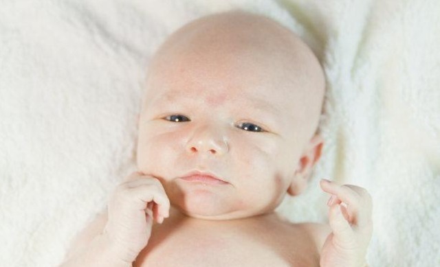 出生证|给娃取名叫王奈,办出生证时护士打错字,妈妈不怒反笑:不改了