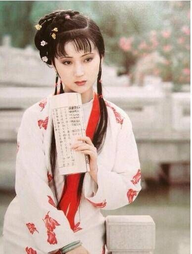 牡丹花|薛宝钗是牡丹花,为什么贾府无牡丹,多芙蓉花曹公寓意太晦涩