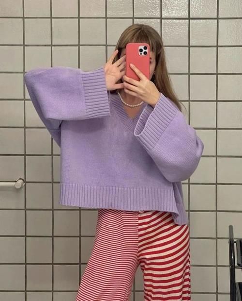 今年流行紫色上衣，搭配什么颜色的裤子更特别？这5个配色值得学