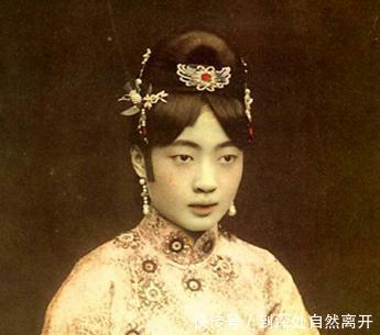 满清|晚清女性老照片满清贵妇、青楼女子、末代皇后、小脚妇女！