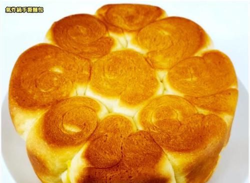  早餐手撕面包的做法，不用加水，不用烤箱，出锅香甜柔软还拉丝