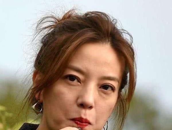 法令纹|被公认最显老的4种皮肤状态,化妆也很难遮盖,第1个我就中了