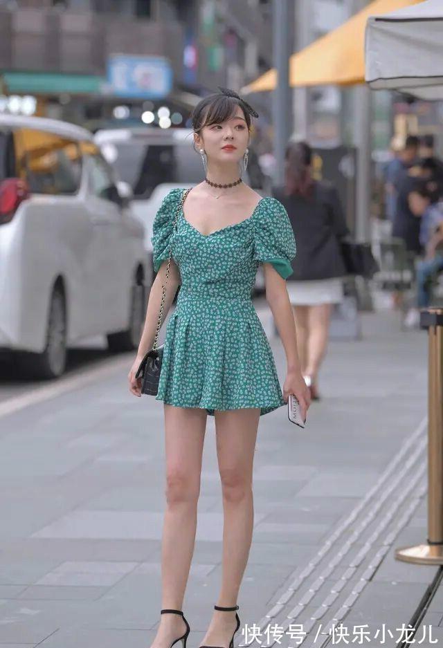 灯笼裙 吊带裙既清新又美丽，素雅干净不俗套，很有时尚气质