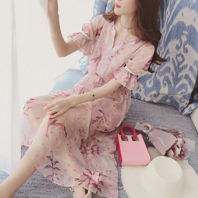 蕾丝|俏丽收腰的连衣裙,一边显瘦一边洋溢优雅气息