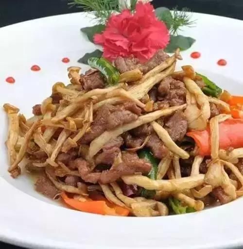  精选|美食精选：菇爆牛肉丝，韭菜炒香干，苦瓜丝拌熏干，养颜桃胶汤的做法