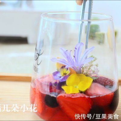 亚洲咖啡西点|火遍全网的反重力悬浮布丁秘?竟然一次成功