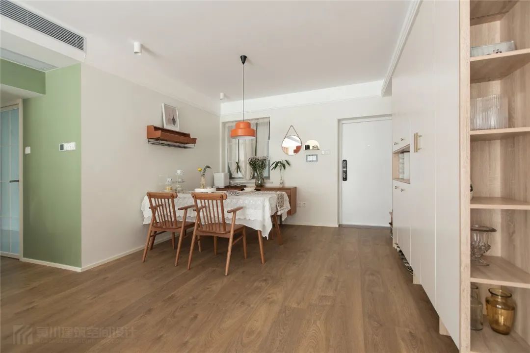 布置|135㎡现代简约,温馨舒适的空间,加上草绿色的点缀,文艺舒适