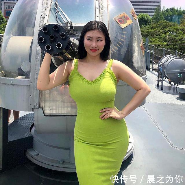 阿姨|43岁的韩国阿姨酷爱健身，拥有迷人马甲线，原来微胖也可以很美