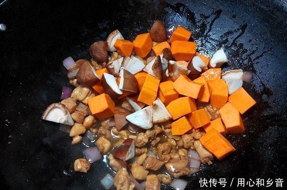 鸡腿|天冷了,就要吃得饱饱的南瓜鸡肉焖饭,不爱南瓜也能吃两碗