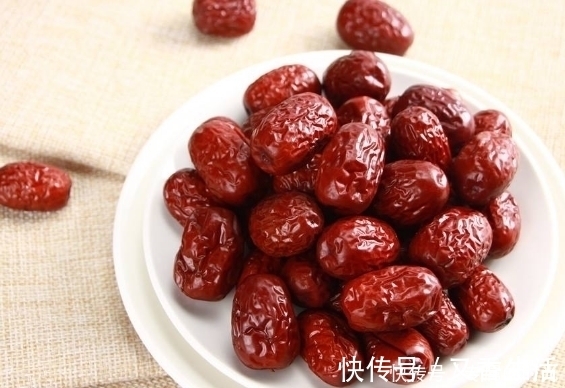 红润|红枣和此物泡，半个月下来，湿气没了，大肚子平了，脸色更红润
