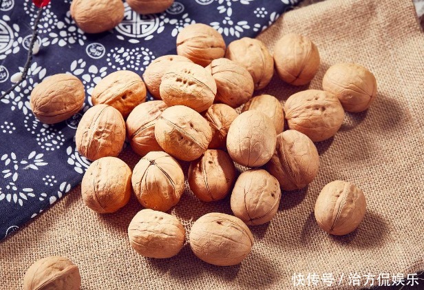 核桃|核桃什么时间吃“最补脑”很多人都在“瞎吃”,还不如不吃