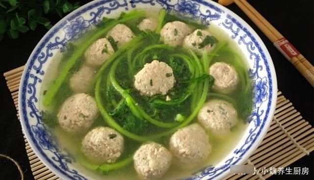  春节家宴，多给家人喝这汤，简单煮一煮，营养极高，待客有面子