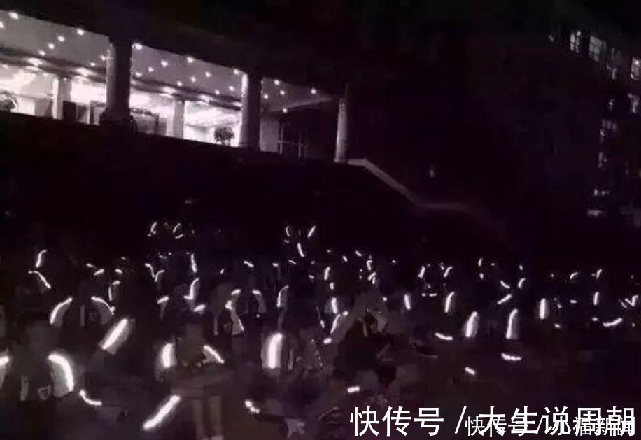 孩子|校长“定制校服”火了,不能帮助孩子学习,却能防止早恋