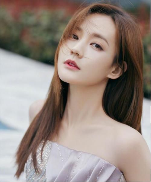 发色有多重要？万年不火的她换了发色秒变仙女！