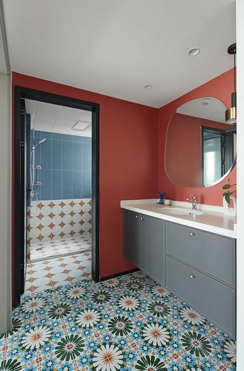 电视|她把客厅一分为二，家里多间房，再把电视请出家，生活简单又幸福