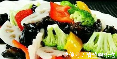 美食推荐榨菜牛肉丁、剁椒梅鲚鱼干、荷塘小炒菜、水煮杏鲍菇