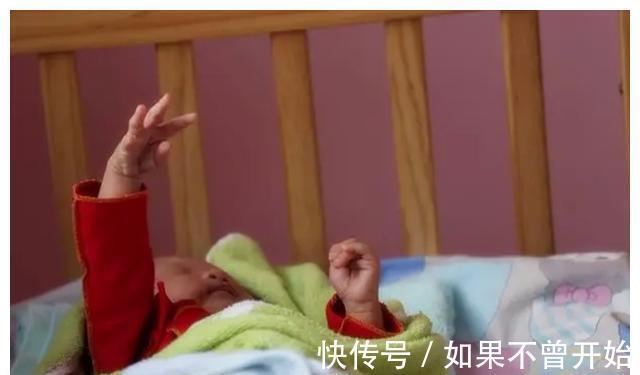 宝妈|宝宝睡觉总爱“一惊一乍”,这到底是怎么回事?真的不是迷信