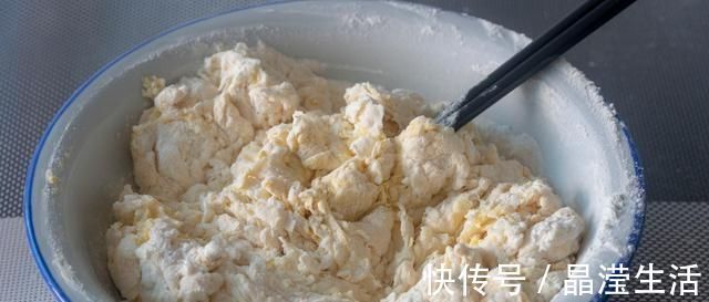 做法|油条最简单的做法，不用泡打粉，加上它，个个空心又酥脆，太香了
