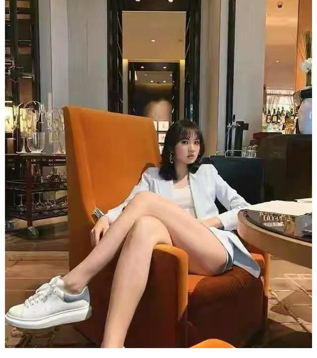 姚安娜|这还是华为二公主吗？录节目给带紧急医用包，该给摄制组小风扇