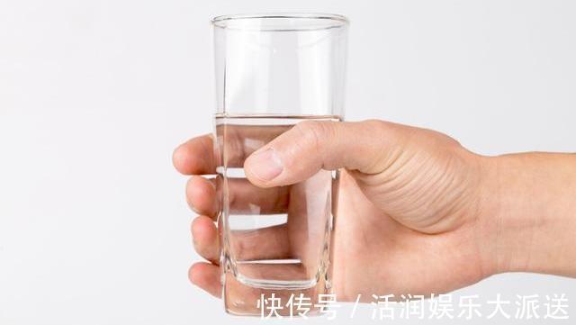 身体|早晨空腹喝水真的养生吗忠告三个细节不注意,喝了相当于白喝