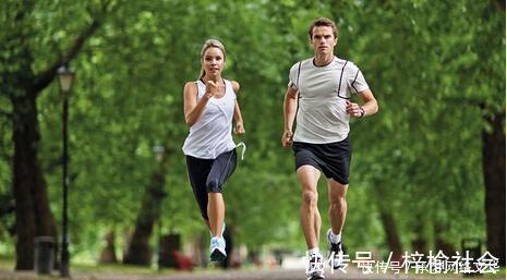 身体素质|最佳跑步频率为两天一跑,为什么有的人还天天跑,是因为太闲吗