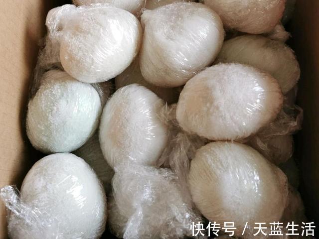 咸鸭蛋|腌咸鸭蛋最简单的方法，不用盐水不用泥，30天腌好，流油起沙