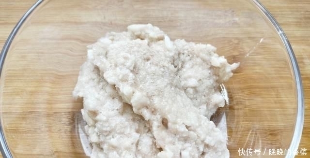 胡萝卜|懒人早餐做法,1根山药2个鸡蛋,不用早起5分钟出锅,孩子抢着吃